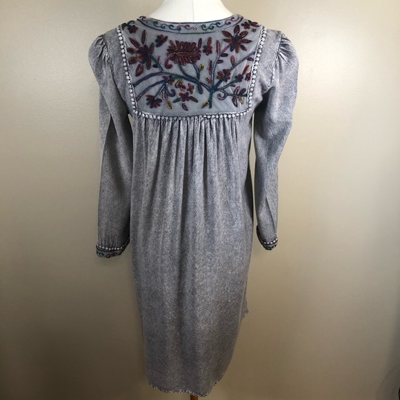 Fashion Fuse Gray Embroidered Long Sleeve Tunic Top Size S - Picture 2 of 11